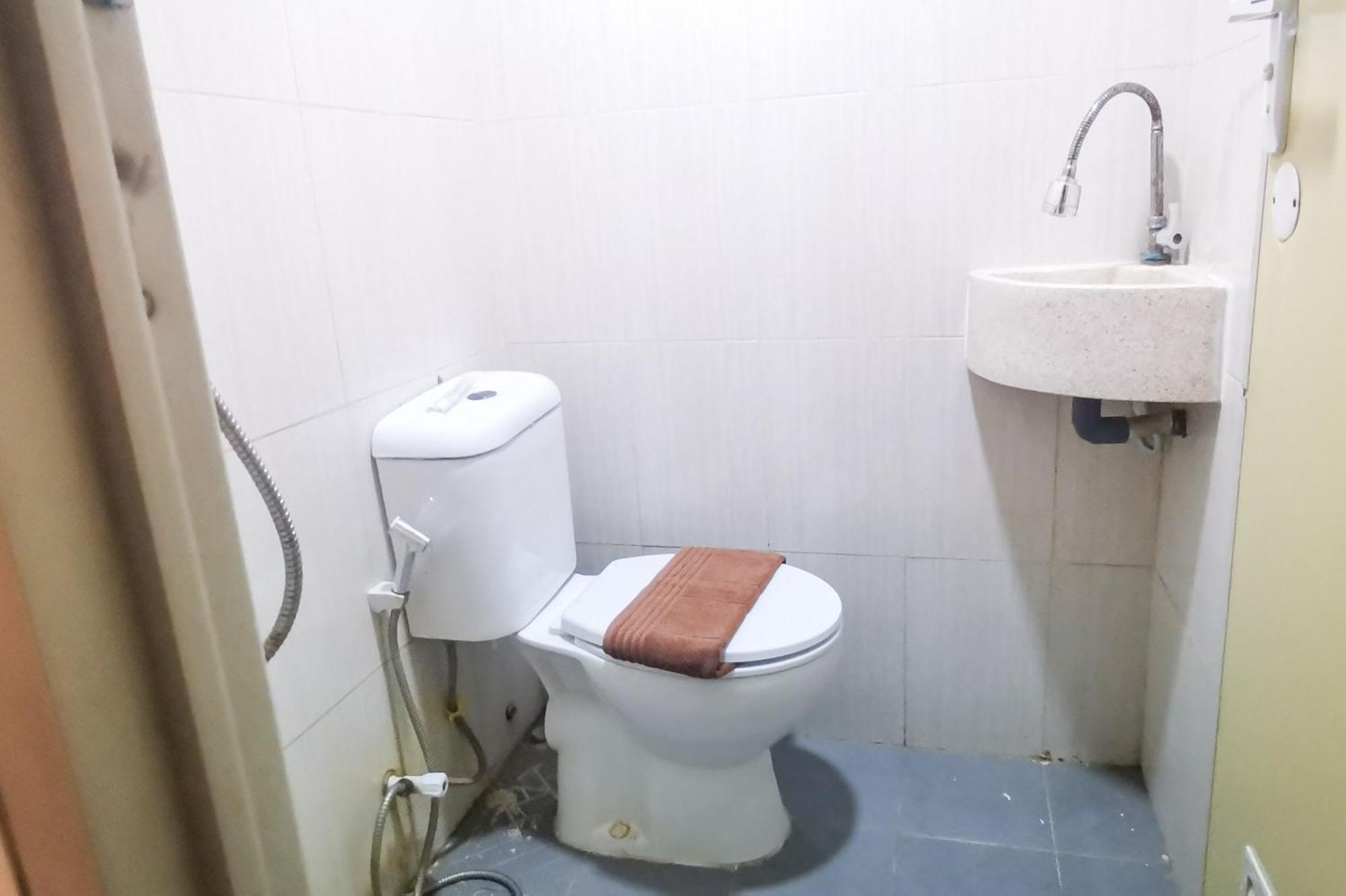 Tng Hotel Redpartner Джакарта Экстерьер фото